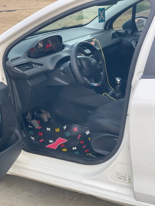 Peugeot 208 2014 Access