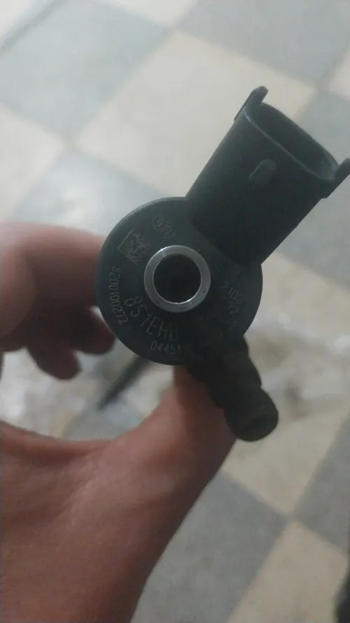Injecteur 1.9 Dci d'origine