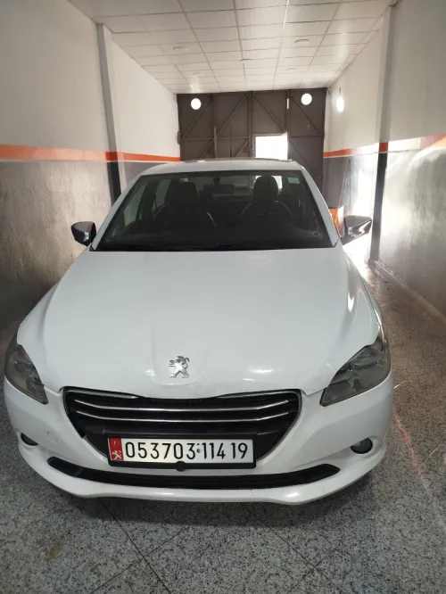 Peugeot 301 2014 Buk lux