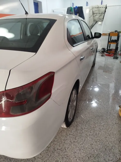 Peugeot 301 2014 Buk lux
