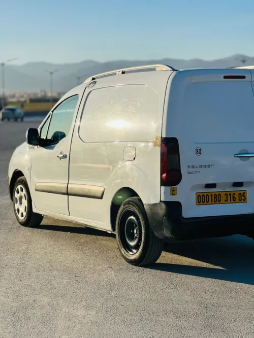Peugeot B9 2016 