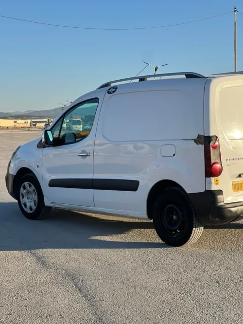 Peugeot B9 2016 