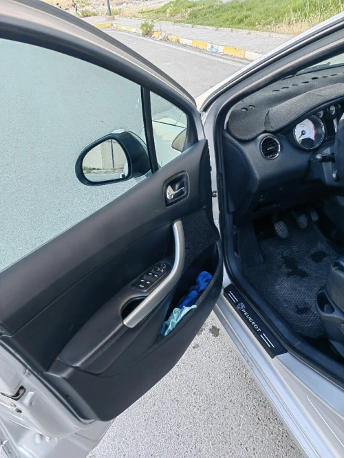 Peugeot 308 2012 ALLUR