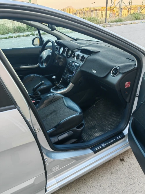 Peugeot 308 2012 ALLUR