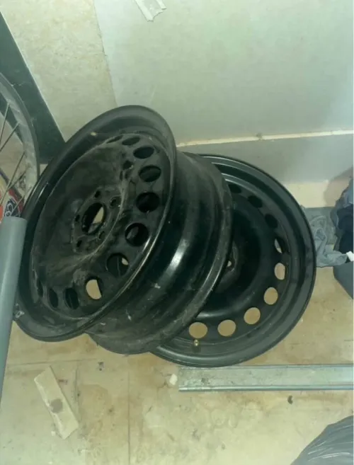 Jantes 15  ET40  2 pièces  Bon état - Toyota/ Nissan/Hyundai