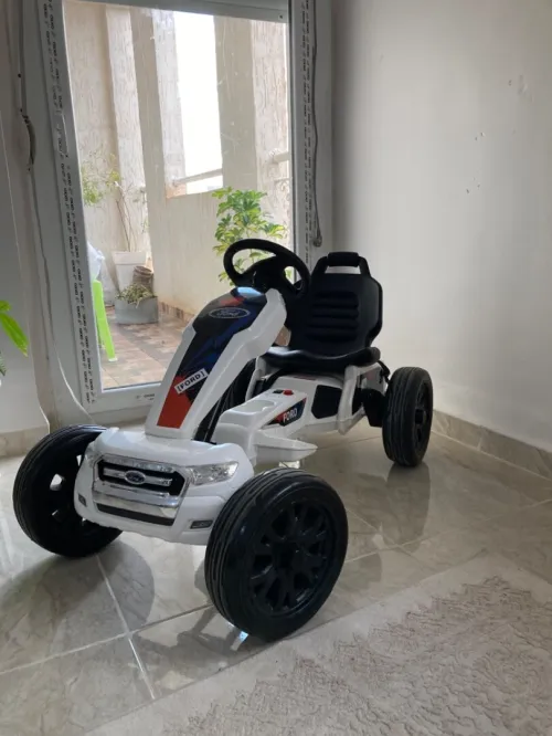 Voiture Ford pour enfant