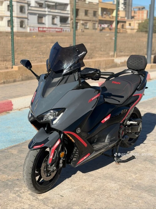 Tmax 560 2022