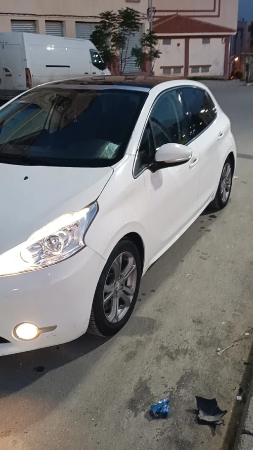 Peugeot 208 2014 