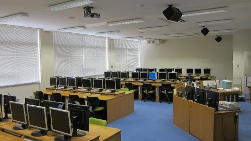 LABORATOIRE DES LANGUES