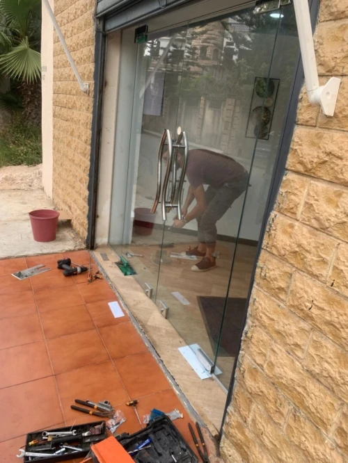 Vitrine en verre trempé 