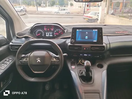 Peugeot Riftre 2021 Allure
