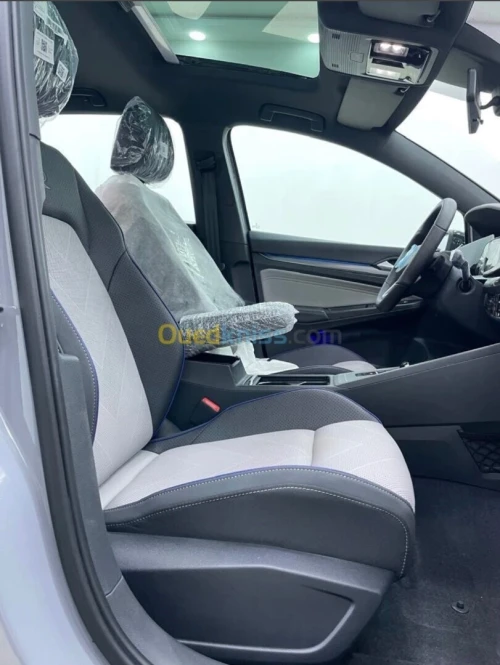 Volkswagen Golf 8 2025 