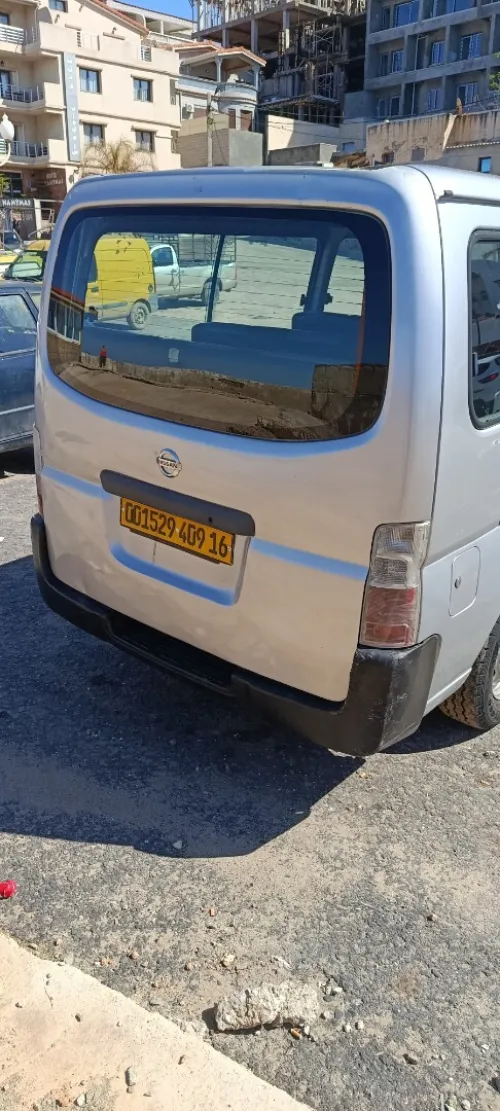 Nissan Urvan 2009