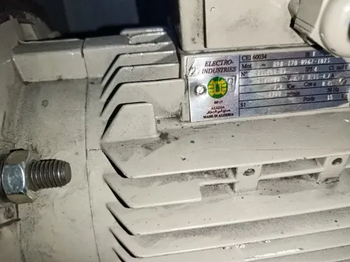 1/ ex tracteur 2.2 kw 2845 r/mn                         2/ syclone avec Écluse rotative 30 r/min