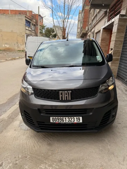 Fiat Scudo 2023 Gris souris