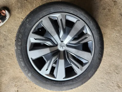 ربع بنوات Michelin مع لاجونت ليزونجريفار  (أصلي)