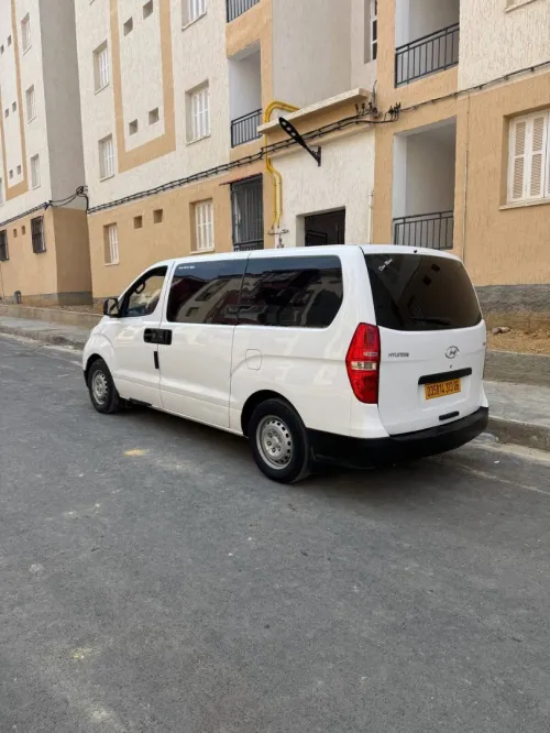 Hyundai H1 2013 Vitré 6 places