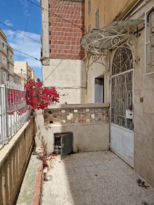 Location Appartement Niveau de villa F5 Constantine El khroub
