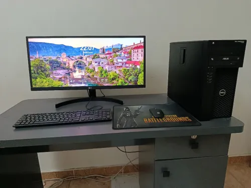 Dell station de travail et écran LG 29"