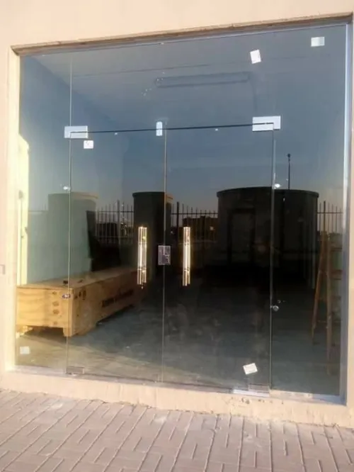 vitrine et porte automatique 