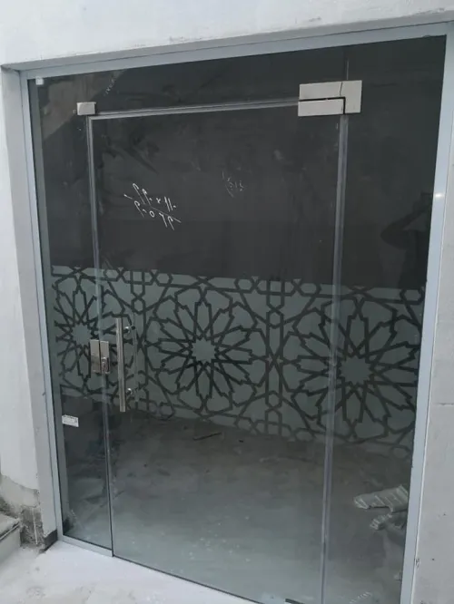 vitrine en verre et porte automatique 