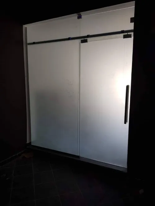 vitrine en verre et porte automatique 