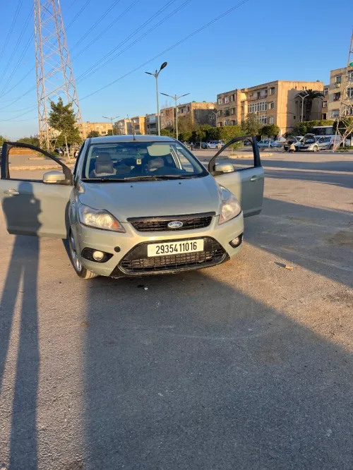 Ford Focus 5 portes 2010 Focus 5 portes