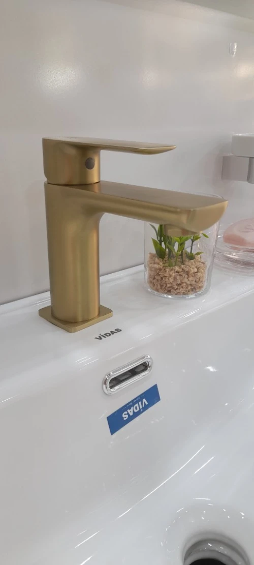 Robinet mitigeur doré lavabo