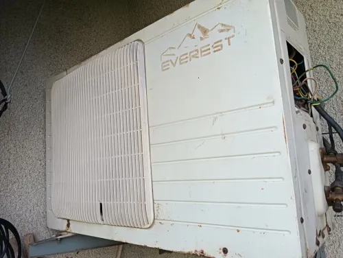 Climatiseurs  Moteur Exterieur --EVEREST  ----------SPLITTER Interieur  Marque SAMSUNG