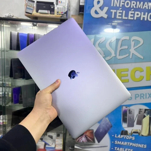 MacBook Pro Touchpar 2018 Avec RADEON 555X 4GB VRAM