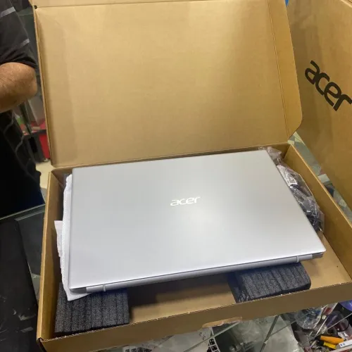 Acer Aspire 3  Intel Core i7-1165G7  16GB Ram  3200Mhz 512GB SSD Nvme  15,6" FUL HD.