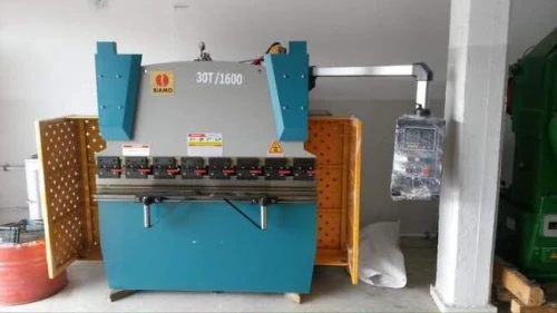 Tournage et fraiseuses  MACHINES FABRICATION MÉCANIQUE