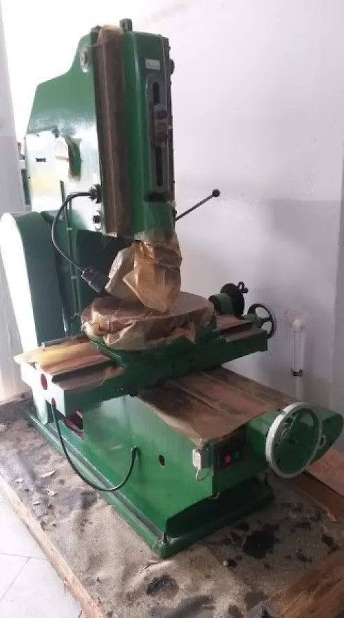 ماكنات الخراطة. الات الخراطة و التفريز  MACHINES FABRICATION MÉCANIQUE. Tours et fraiseuses