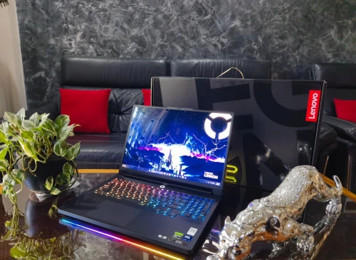 LENOVO LEGION PRO 7- Intel  Ultra 9 275HX-RTX 5080 16Go-Écran 16" Oled QHD+ 240Hz-RAM 32 Go -SSD 1TB