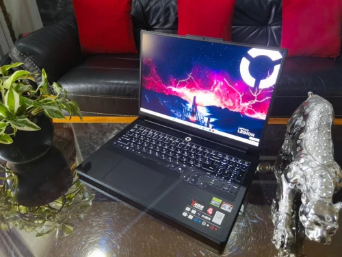 LENOVO LEGION R9000P - Ryzen 9 8945HX - RTX 5060 8Go -Ecran 16" QHD+ 240Hz -SSD 1TB - RAM 32 Go