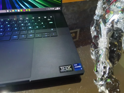 RAZER BLADE 16 - Intel i9-14900HX - RTX 4090 16Go - Écran 16" OLed QHD+ 240Hz - RAM 32Go - SSD 2TB