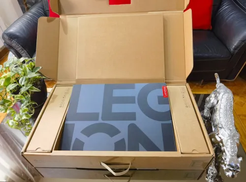 LENOVO LEGION 9i GEN 10- Ultra 9 275HX - RTX 5090 24Go - Écran 18" 4k UHD 240Hz - RAM 32Go - SSD 1TB