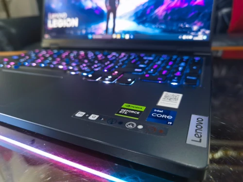 [VENDU] LENOVO LEGION 7i Intel i9-13900HX - RTX 4080 12Go -Écran 16" QHD 2K 240Hz-SSD 2TB-RAM 32 Go 