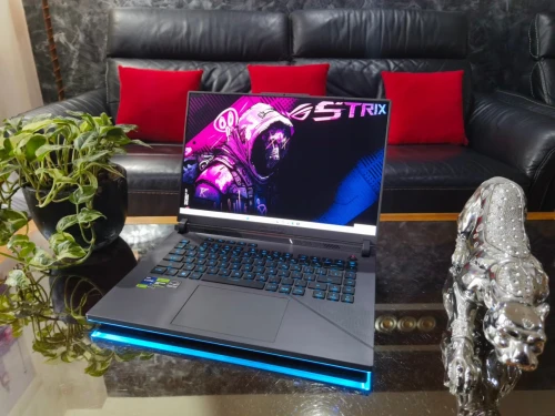 [VENDU] ASUS ROG STRIX G16 - Intel i9-14900HX - RTX 4060 8Go - ÉCRAN 16" QHD+ 240Hz-RAM 32Go-SSD 1TB