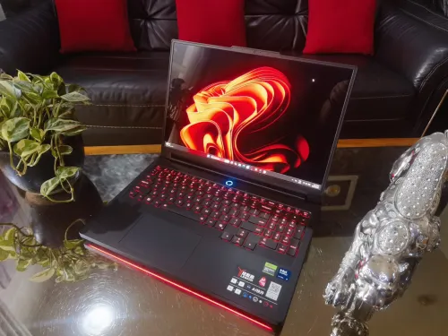 LENOVO LEGION Y9000P  - Intel Core Ultra 9 275HX - RTX 5090 24Go - Écran 16" OLED 240Hz - SSD 2TB - RAM 32Go