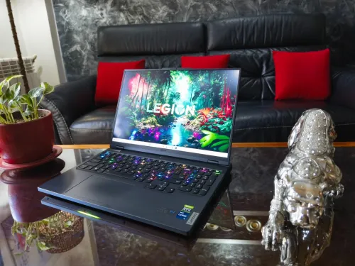 [VENDU] LENOVO LEGION PRO 7 - i9 13900HX - RTX 4070 + ÉCRAN 16" QHD 2K 240Hz - SSD 1TB - RAM 16Go  