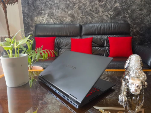 [VENDU] HP OMEN 16 - i9- 13900HX - RTX 4060 8GO - Écran 16 QHD 240Hz - SSD 1To - RAM 16Go 