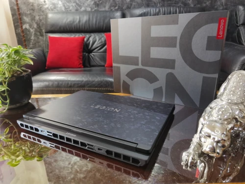 LENOVO LEGION 9i GEN 10- Intel Ultra 9 275HX -RTX 5080 16Go -Écran18" 4k UHD 240Hz -RAM 32Go -SSD 1T