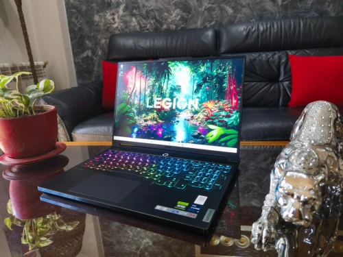 [VENDU] LENOVO LEGION 7i - i9-14900HX - RTX 4070 8Go - Écran 16" QHD 2K 240Hz -SSD 1TB - RAM 32 Go 