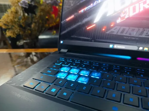 [VENDU] GIGABYTE AORUS 16X -Intel i7-14650HX - RTX 4070 8Go - Écran 16" QHD 165Hz -RAM 32Go -SSD 1TB