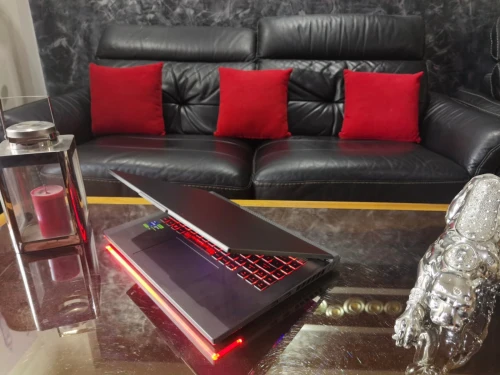 [Vendu] ASUS STRIX G16 - lei7 13650HX - RTX 4060 - Écran 16" FHD+ 165Hz - RAM 16Go - SSD 512Go