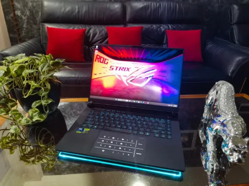 ASUS STRIX SCAR 16 - Ultra 9 275HX - RTX 5080 16Go -Ecran 16" QHD+ Mini-Led 240Hz -RAM 32Go -SSD 2To