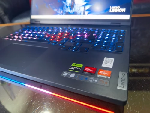 [VENDU] LENOVO LEGION 7i PRO - Ryzen 9 7945HX - RTX 4080 12Go -Écran 16" QHD 240Hz-SSD 2TB -RAM 32Go
