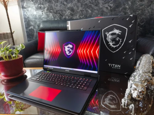 [VENDU]MSI TITAN 18HX - i9-14900HX - RTX 4090 16Go - Écran 4k Mini-LED 120Hz - RAM 128Go - SSD 4To