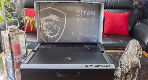 [VENDU]MSI TITAN GT 77  - i9-13980HX - RTX 4080 16Go-ÉCRAN Mini-Led 17.3" 4k 144Hz -SSD 2TB-RAM 64Go